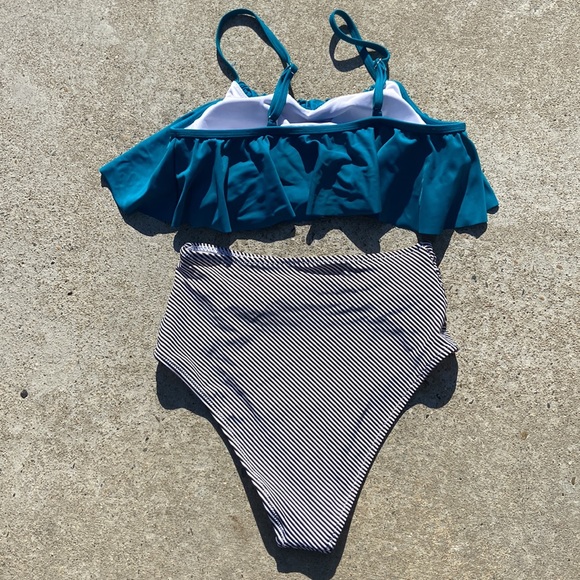 Cupshe Two Piece High Rise Bikini Size Small - Picture 2 of 2